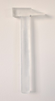 Complètement marteau - Aurélie Pertusot / pâte de verre - 30x11x3 cm - 12 exemplaires - 200€