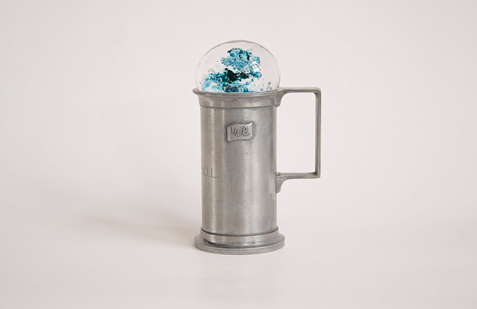 V.I.T.R.I.O.L. - Olivier Weber / verre et poudre de bronze, mesure d'étain gravée par sablage - 18x8 cm - 12 exemplaires - 200 €
